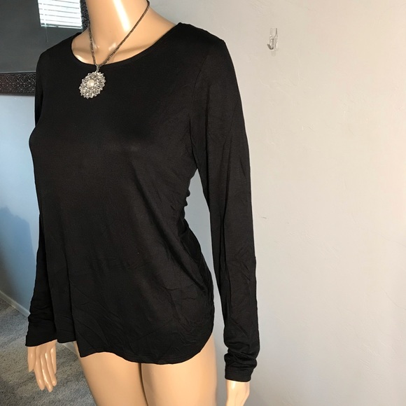 Black Open twist back top. Long sleeve cute/sexy - Picture 3 of 8